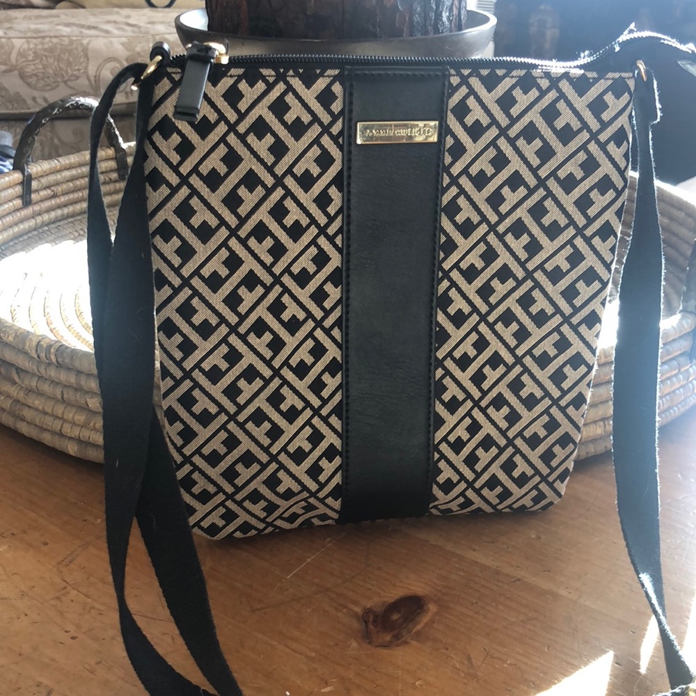 Tommy Hilfiger Crossbody